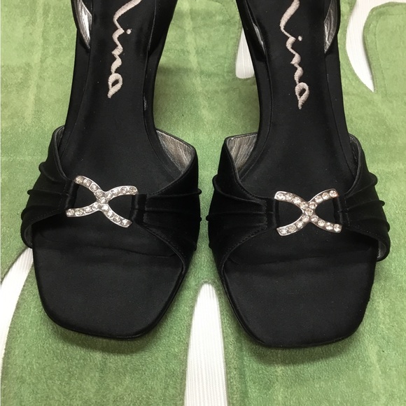 Nina Lovely Black Heels - Picture 3 of 9